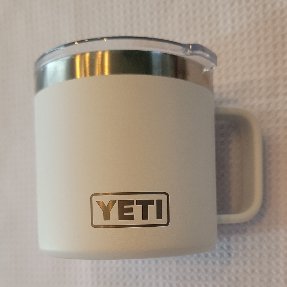 YETI White Stainless Steel Drink Mug with Clear Lid